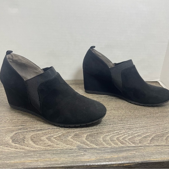 Bandolino Black Wedge Ankle Boots suede. 8M women’s. Shoe. Pre-owned - Picture 3 of 9